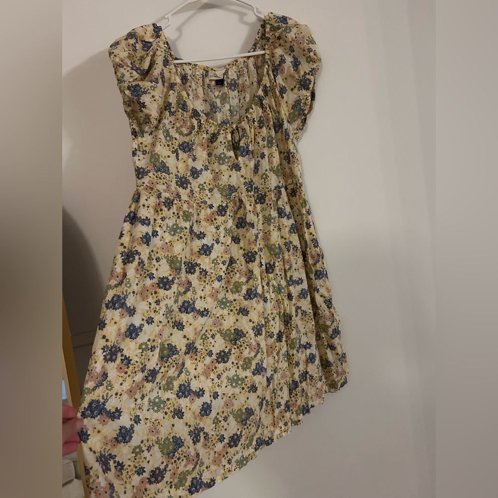 Universal Thread Cottagecore Cream w/Multicolor Floral Peasant Dress Pockets S